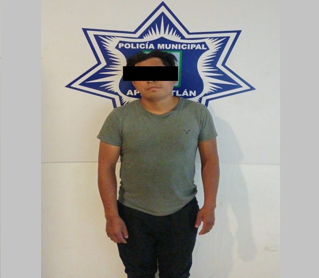 Detienen en Apetatitlán a persona en posesión de motocicleta con reporte de robo