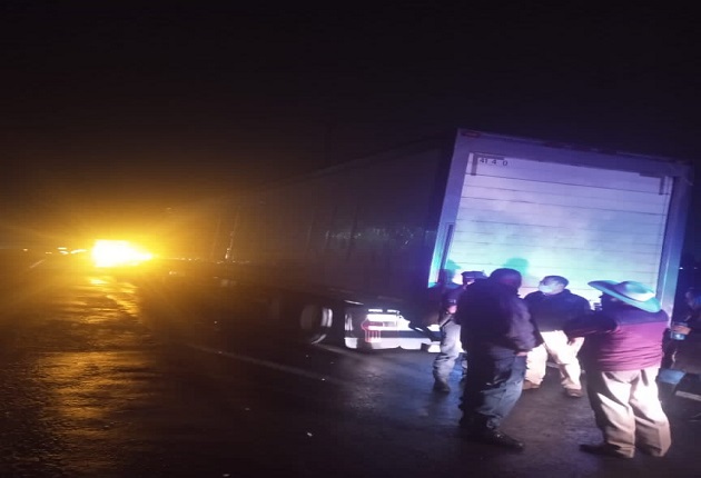 Recupera policía de Apizaco tractocamión robado