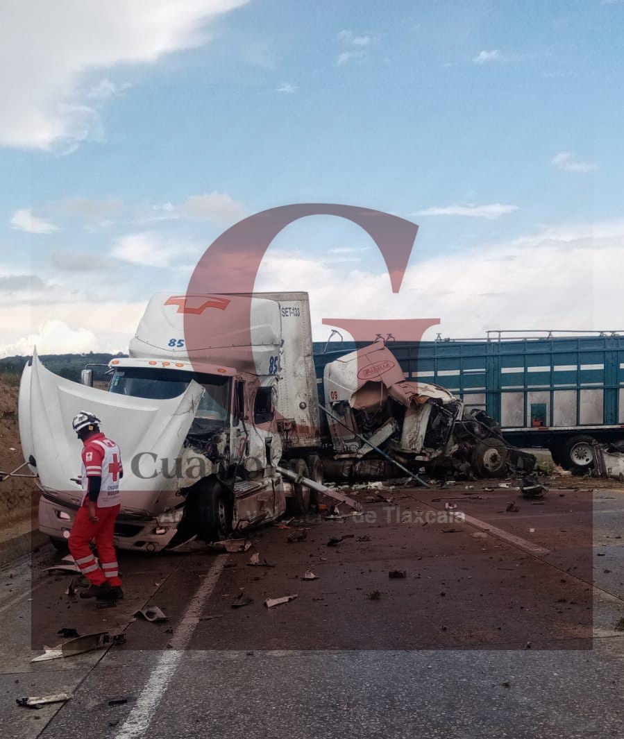 Choque entre dos ‘reyes del camino’ ocasionó cierre del Arco Norte a la altura de Nanacamilpa