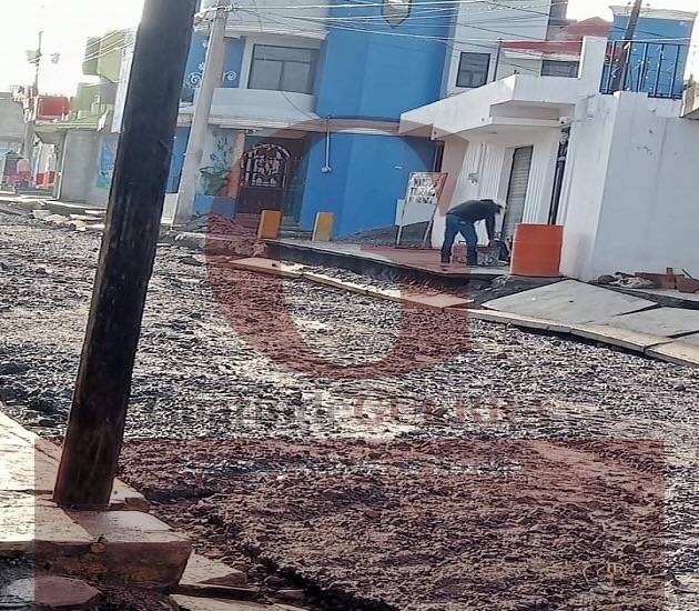 Exigen vecinos de Acxotla del Monte, Teolocholco, reponer obra de pavimentación