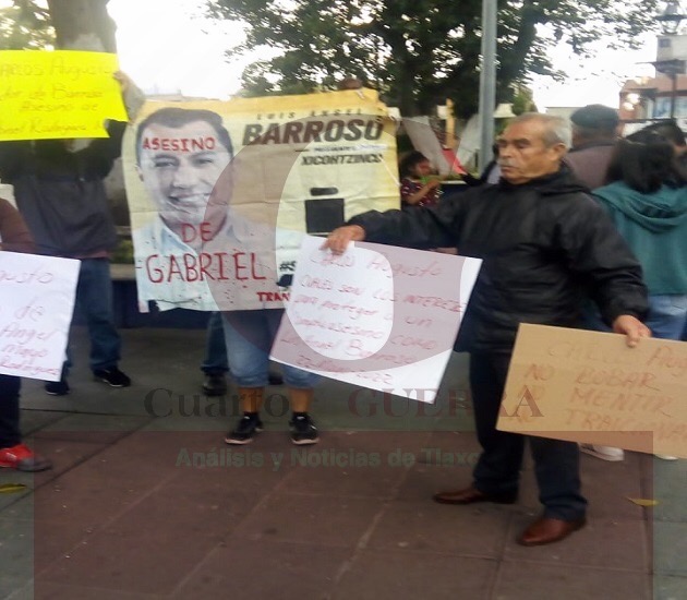 Exigen pobladores al diputado Carlos Augusto Pérez no proteger a alcalde de Xicohtzinco