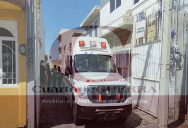 Trabajador corre con suerte al no morir electrocutado, en Apetatitlán