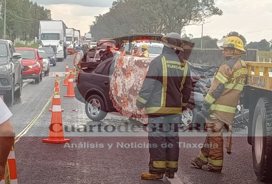 Muere mujer en accidente automovilístico, en Huamantla; un hombre pereció más tarde en el hospital