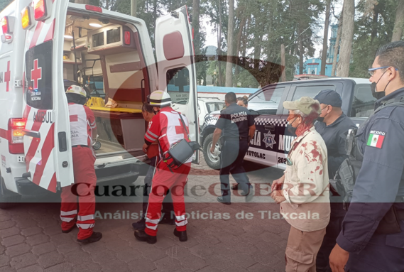 Chocan contra barda de la iglesia, en Totolac