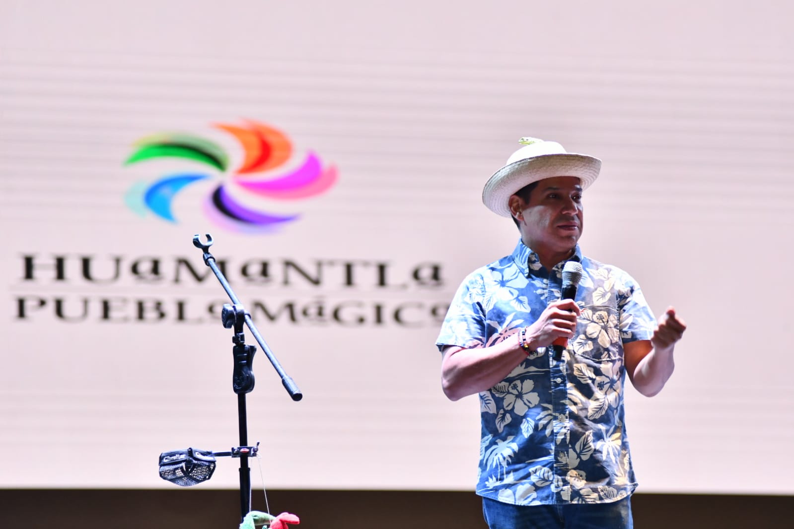 Comedia y diversión viven familias de Huamantla con la presentación de ‘El Costeño’