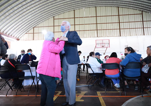 Celebra DIF de Chiautempan el Día del Abuelo