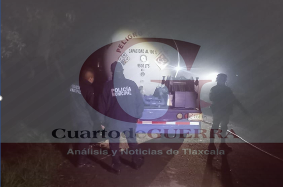 Policías de Nativitas aseguran una pipa que se encontraba robando gas Lp