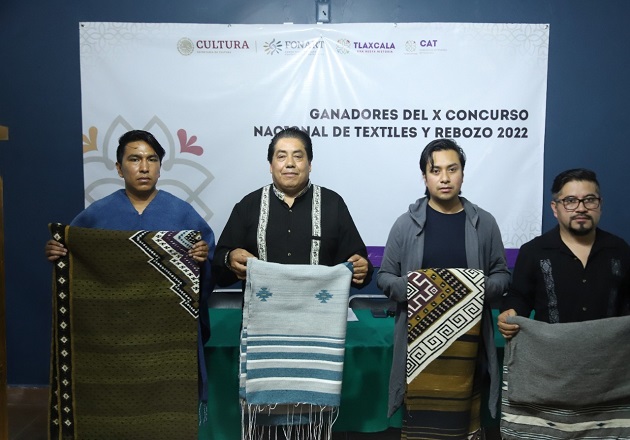 Obtienen artesanos tlaxcaltecas premios del X Concurso Nacional de Textiles y Rebozo 2022