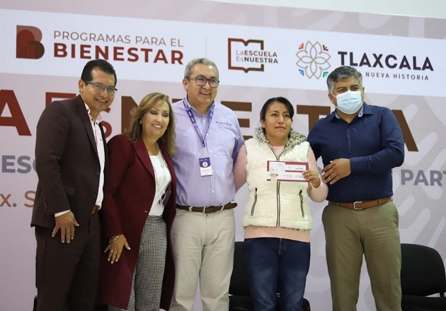 Entregó gobernadora apoyos económicos por 75 mdp del programa ‘La escuela es nuestra’