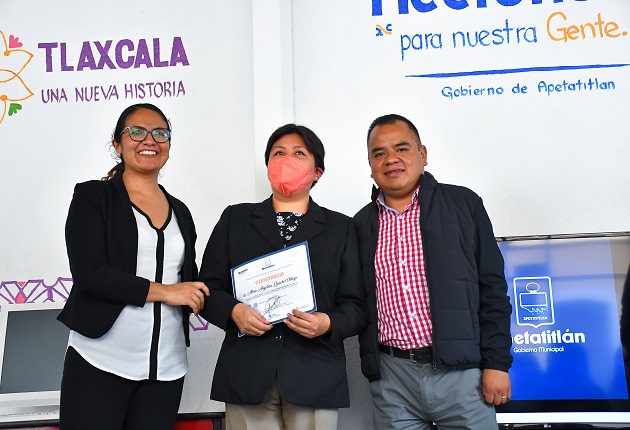 Concluyen jóvenes de Apetatitlán primer módulo de curso de inglés certificado por la Universidad de Cambridge
