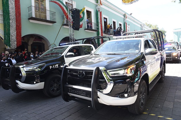 Jorge Corichi cumple su palabra; presenta 21 vehículos nuevos para brindar más seguridad en Tlaxcala capital