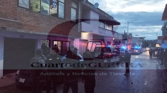 Retiene a su hijo para evitar ser detenido luego de golpear a su esposa, en Chiautempan