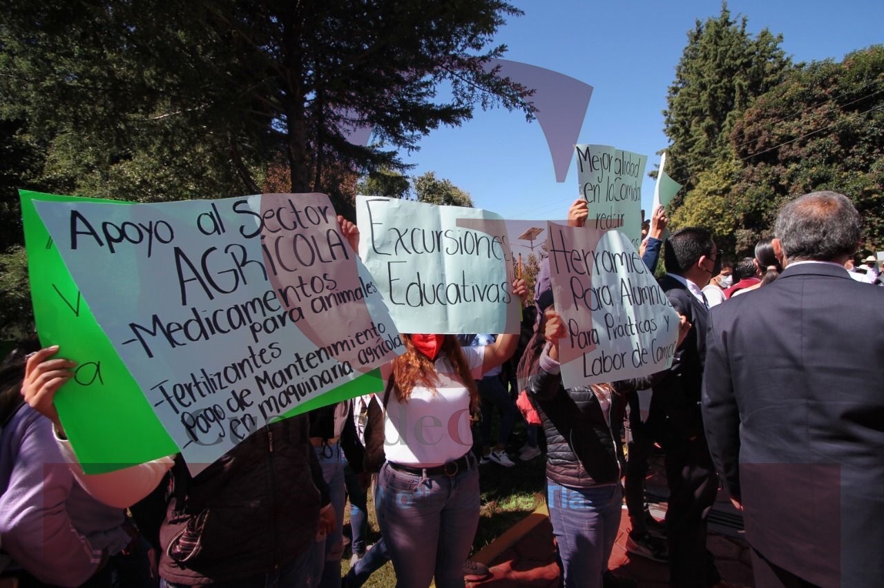 Protestan alumnos del Instituto Tecnológico del Altiplano en contra del director Miguel Couoh