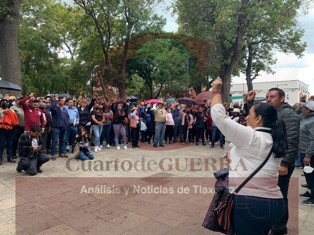 Cumplen protesta sindicalizados del ‘7 de Mayo’ para exigir toma de nota; hubo tensión con la disidencia