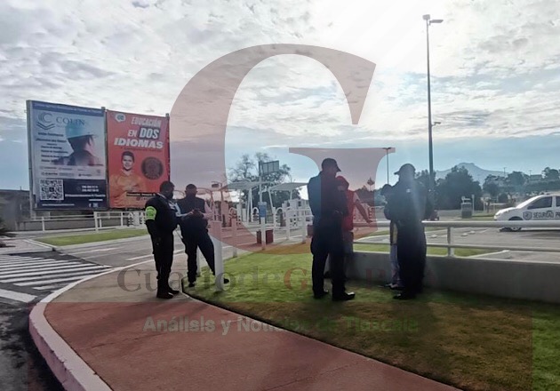 Con lujo de violencia roban camioneta de transporte público, en Tlaxcala