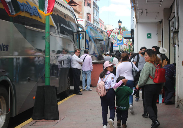 Recibe Chiautempan a cientos de peregrinos durante fin de semana