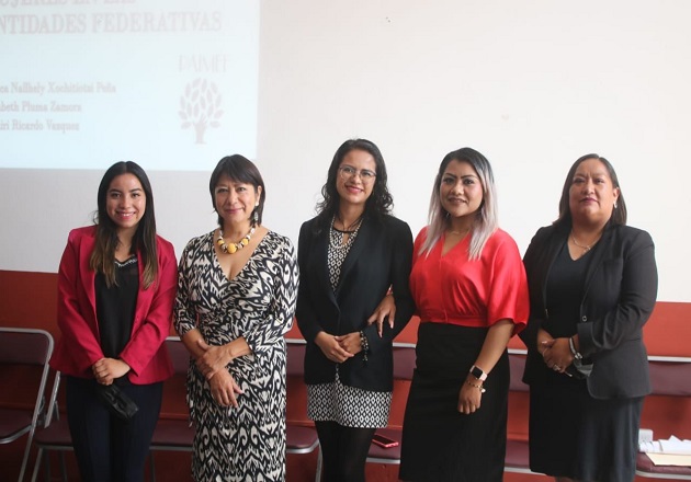 Realizan en Chiautempan mesas de trabajo para establecer protocolos en atención a mujeres víctimas de violencia