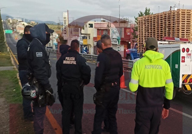 Lleva a su hijo al colegio y muere atropellada en la México-Veracruz, a la altura de Calpulalpan