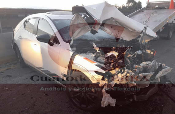 'Carreritas' provocan accidente automovilístico en Chiautempan