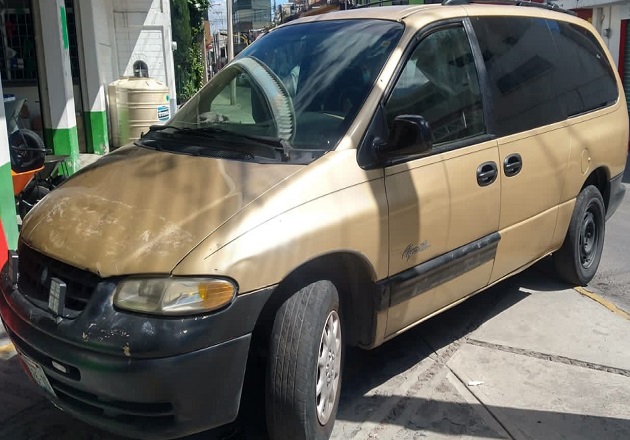 Pone a disposición Policía de Chiautempan a camioneta con placa sobrepuesta