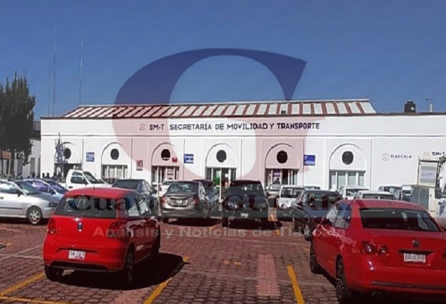 Acusan estudiantes mal servicio de la Secretaría de Movilidad y Transporte