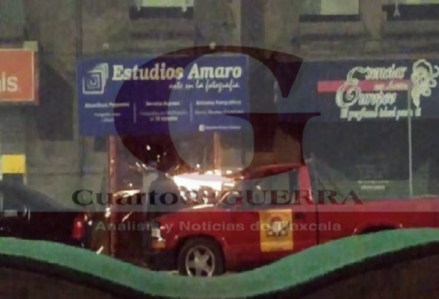 Con cortadora  liberan a dos personas en negocio en Apizaco
