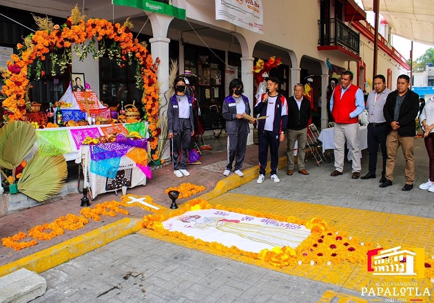 Realizan con éxito concurso de ofrendas en Papalotla