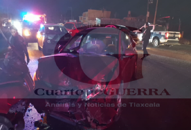 Daños materiales deja accidente en la vía corta Chiautempan-Puebla