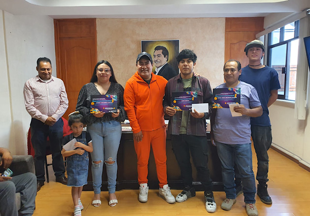 Premia gobierno de Zacatelco a ganadores de concurso de fotografía 'La muerte tiene permiso'