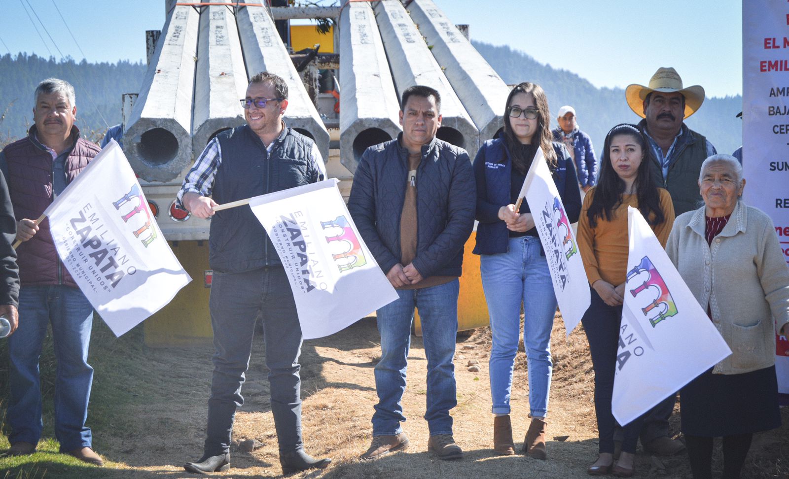Edgar Macías Moreno, alcalde de Emiliano Zapata, da banderazo de inicio a obra  para mejorar suministro de energía