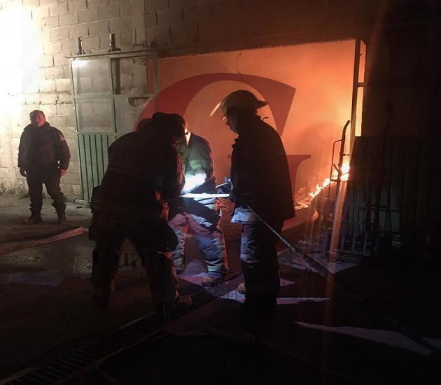 Sofocan incendio en bodega de desperdicios en Papalotla