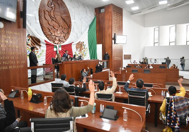 Aprueba LXIV Legislatura minuta para que entidades federativas legislen símbolos nacionales