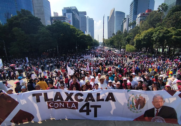 Miles de tlaxcaltecas festejan 4 años de transformación en México
