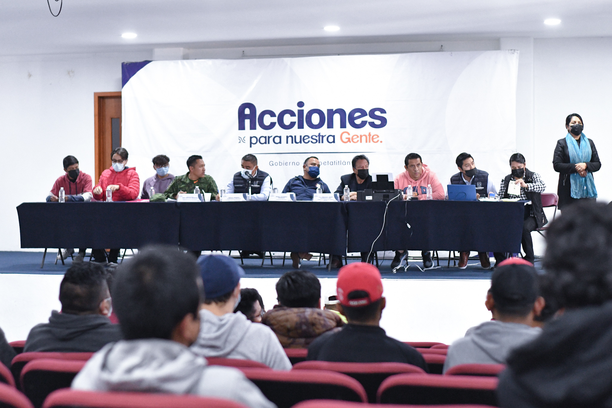 Coadyuva alcalde de Apetatitlán, Ángelo Gutiérrez, en sorteo del Servicio Militar Nacional