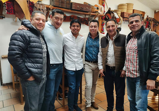 Emotivo encuentro de El Mojito con el Maestro César Rincón