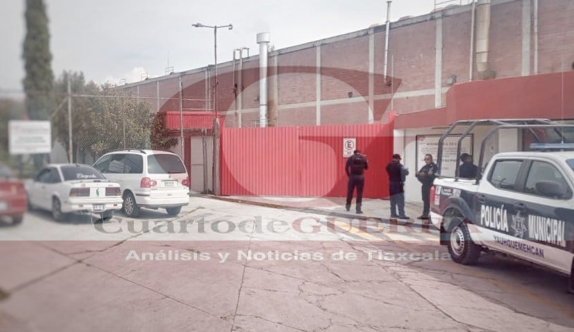 Asegura policía a vigilante privado