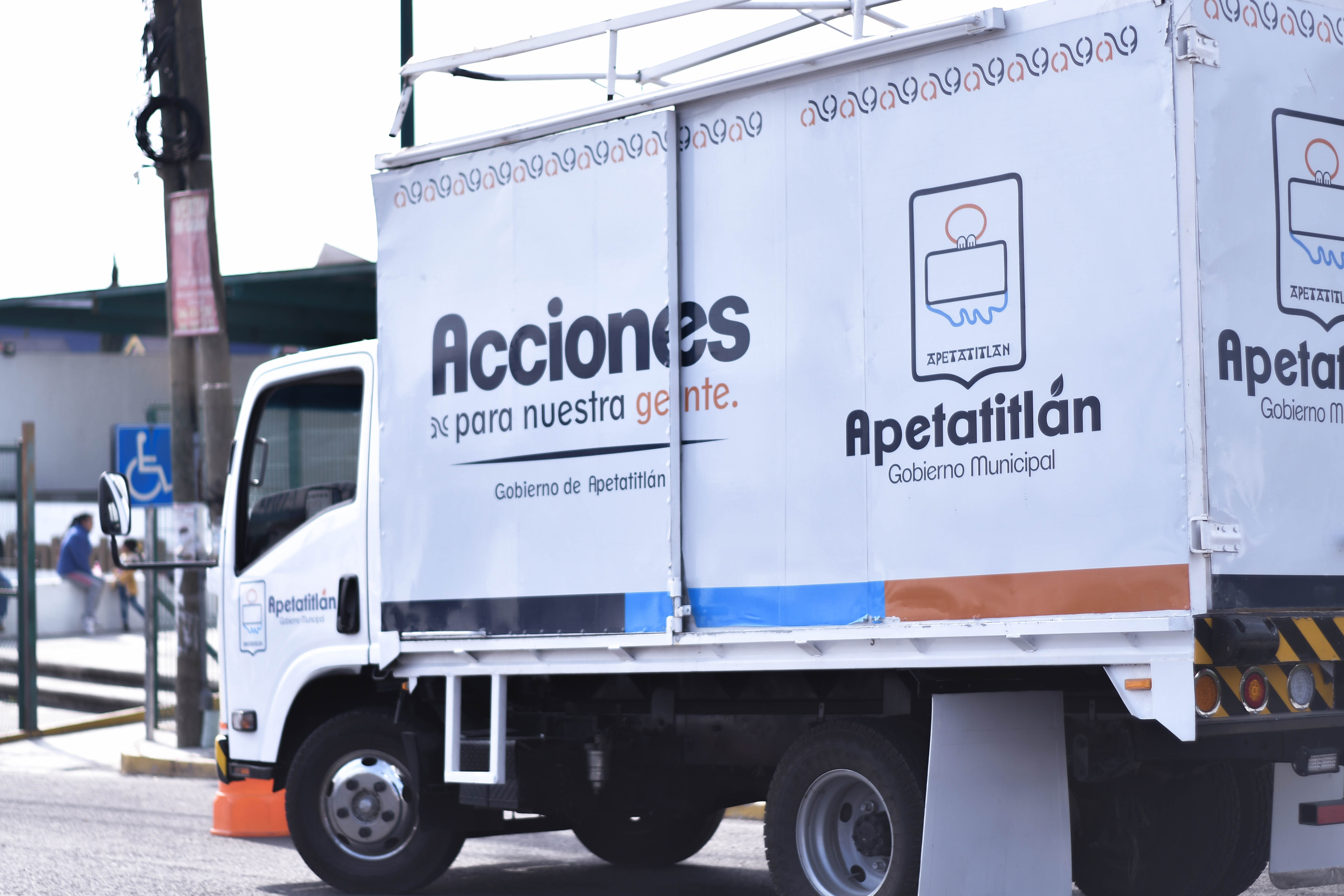 Realiza Ayuntamiento de Apetatitlán reordenamiento vehicular y de comercio informal
