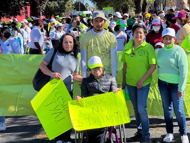 Marchan en Tlaxcala por el Día Internacional de las Personas con Discapacidad