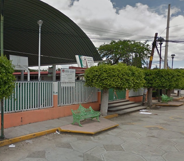 Roban equipos de cómputo en primaria rural en Belén Atzitzimititlán