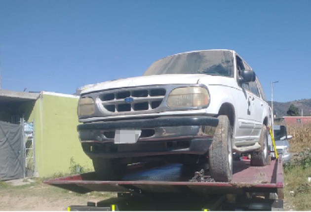 Recupera PGJE camioneta y caballo con reporte de robo 