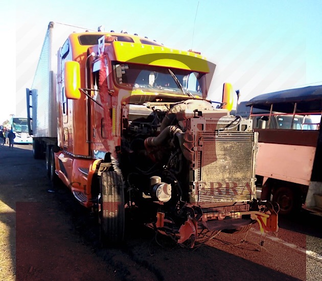 Tráiler atropella a caravana de peregrinos de Zacapoaxtla y lesiona a dos personas,  en Yauhquemehcan