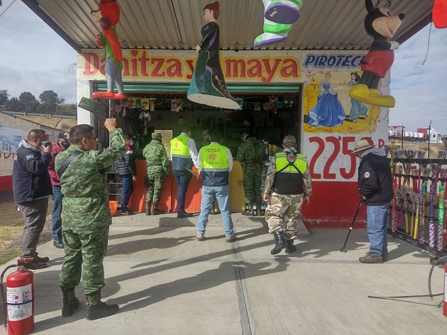 Supervisa Protección Civil a comercios con venta de pirotecnia