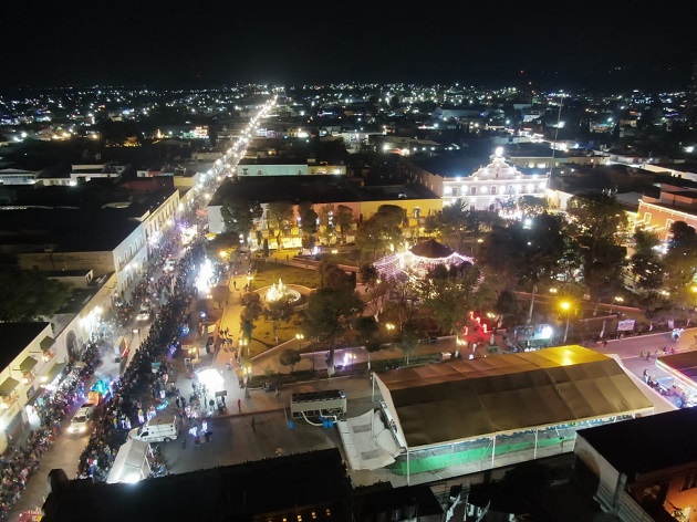 Deslumbrante e inolvidable Desfile de Navidad de la Aldea Mágica Huamantla 2022