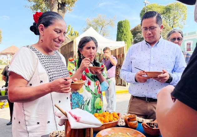 Con platillos típicos de la región se realiza la muestra gastronómica ‘Mis raíces huamantlecas’