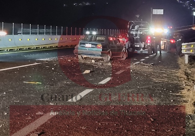 Sale expulsado de su automóvil y muere en Periférico Tlaxcala
