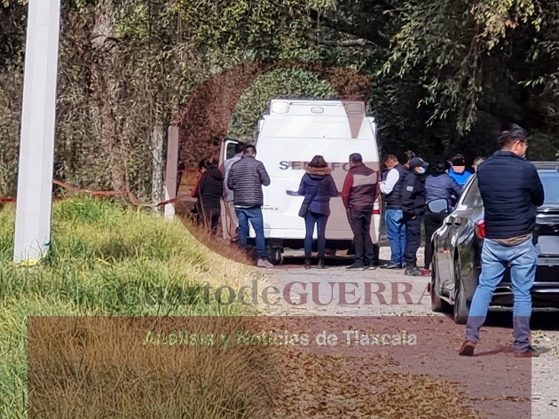Localizan cadáver en Huactzinco cubierto con una sábana y semiembolsado
