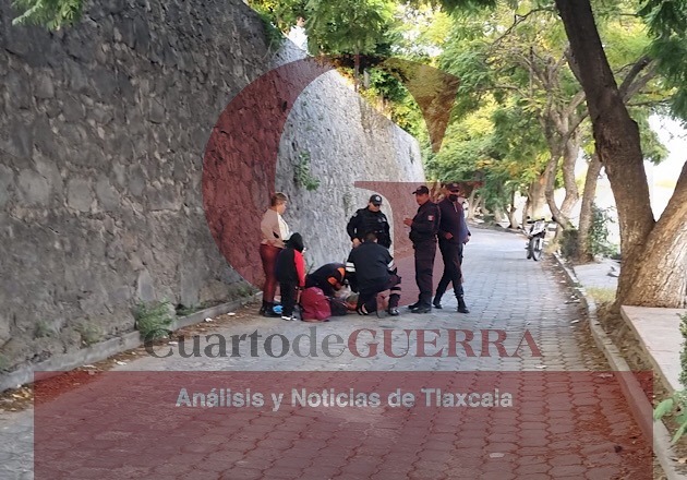 Cae menor de edad desde barda y resulta lesionado en Totolac