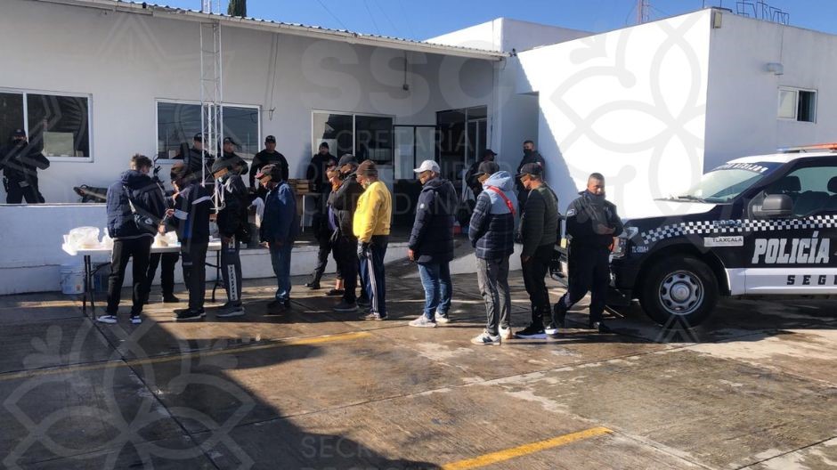 Rescata la Policía Estatal a migrantes centroamericanos; detiene a dos presuntos traficantes de personas