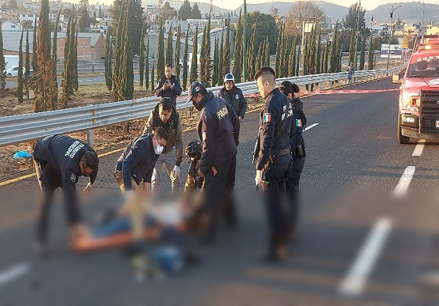 Atienden cuerpos de emergencia municipal y estatal accidente sobre el Libramiento a la altura de Chiautempan