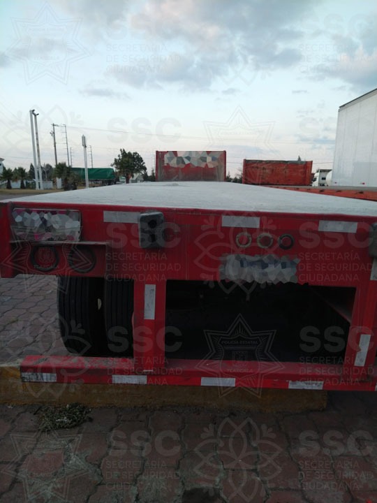 Asegura la Policía Estatal cuatro vehículos y dos remolques por robo y otros delitos